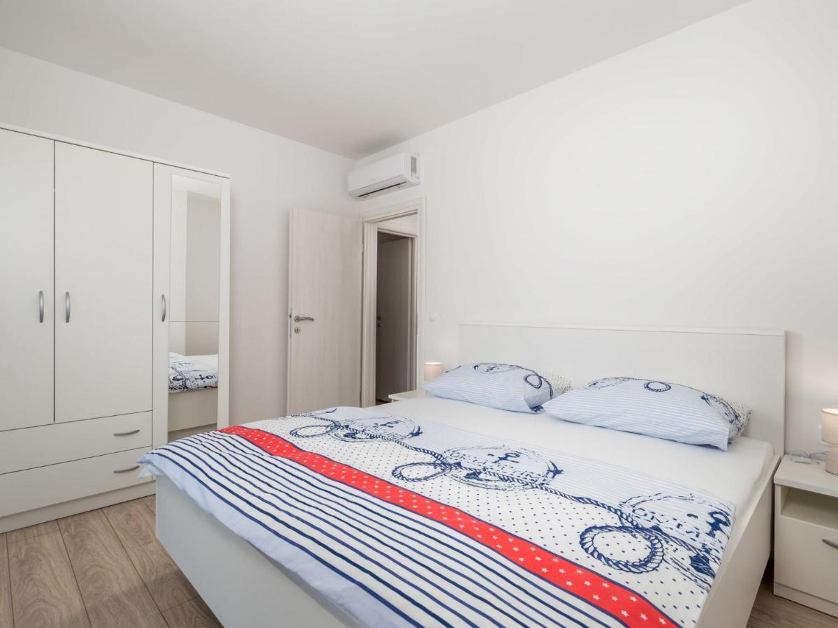 Holiday Home Villa Palma - Krk148 By Interhome Pinezići Extérieur photo
